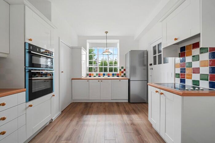 2 Bedroom Flat For Sale In Glenilla Road, Belsize Park, London, NW3