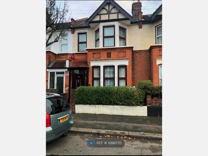 3 Bedroom Terraced House To Rent In Twickenham Road, London E11