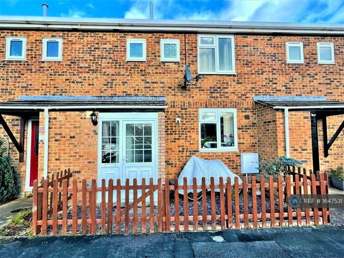 3 Bedroom Terraced House To Rent In Newport Close, Kidlington, OX5