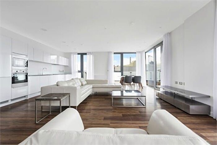3 Bedroom Flat To Rent In Hornbeam House, Quebec Way, London, SE16