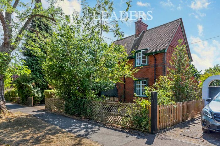 3 Bedroom Detached House To Rent In Meadow Way, Letchworth, SG6