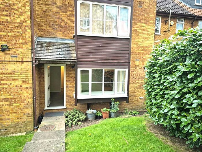 1 Bedroom Studio To Rent In Beaumaris Green, Pendragon Walk, London, NW9