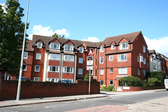 1 Bedroom Flat For Sale In Charles Street, Petersfield, Hampshire, GU32