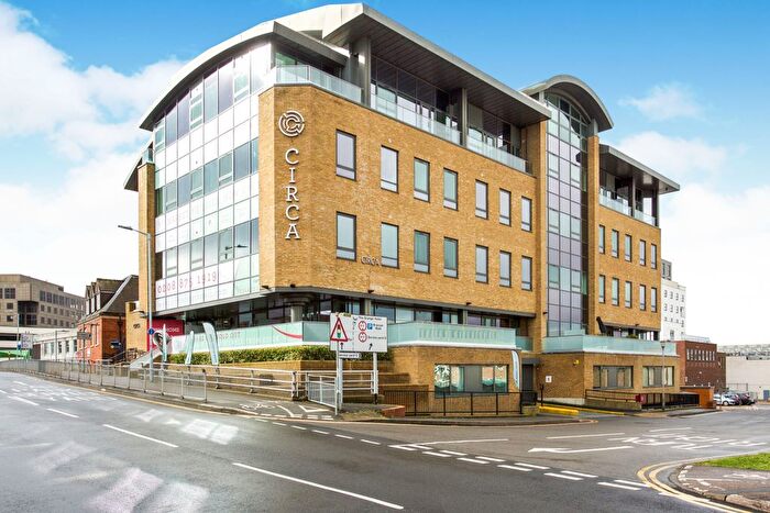 1 Bedroom Flat To Rent In Circa, The Ring, Bracknell, RG12