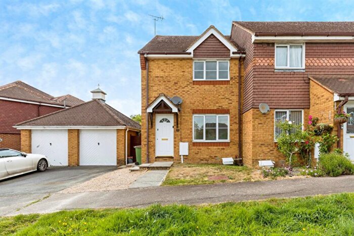 3 Bedroom Semi-Detached House For Sale In Ropeland Way, Horsham, RH12