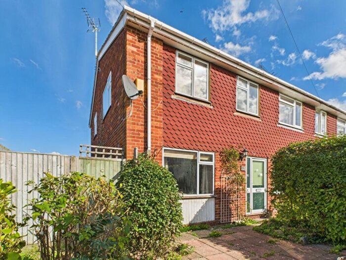 3 Bedroom End Of Terrace House For Sale In Kennedy Drive, Pangbourne, Reading, RG8