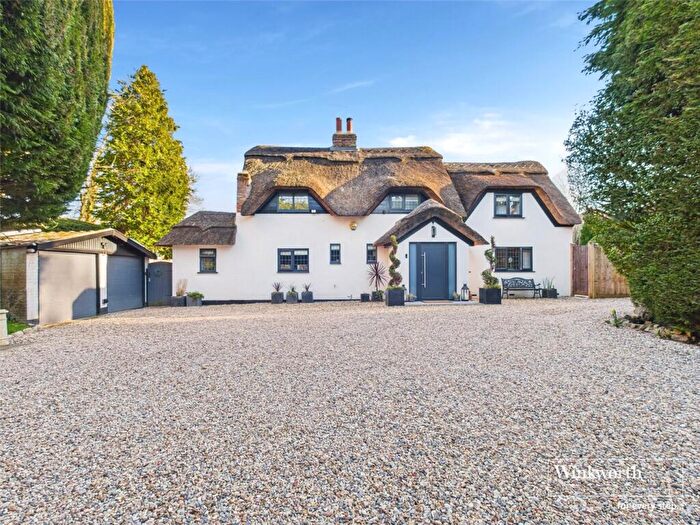 4 Bedroom Detached House For Sale In Norton Road, Wokingham Outskirts, Berkshire, RG7