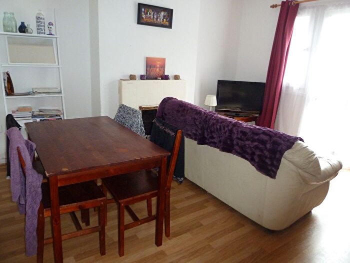 3 Bedroom Flat To Rent In Coville Estate, Hoxton, N1