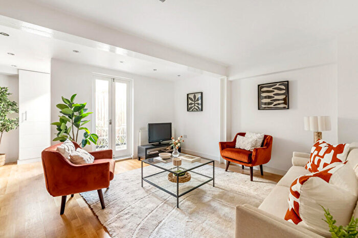 1 Bedroom Flat For Sale In Sturdy Road, Southwark, London, SE15