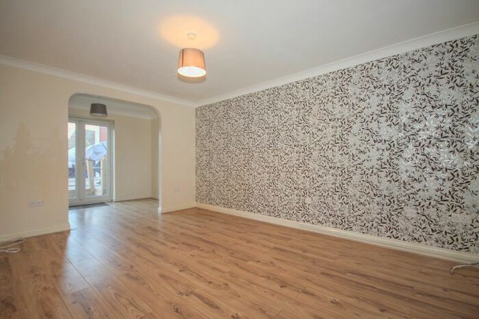 4 Bedroom Detached House To Rent In Daisy Walk, Sittingbourne ME10
