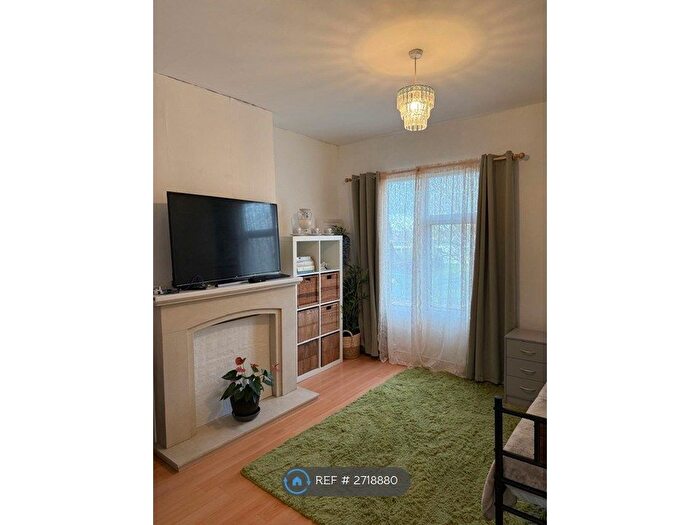 2 Bedroom Flat To Rent In Bulkington Road, Bedworth, CV12