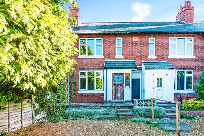 3 Bedroom Terraced House For Sale In Manor Farm Road, Raunds, Wellingborough, NN9