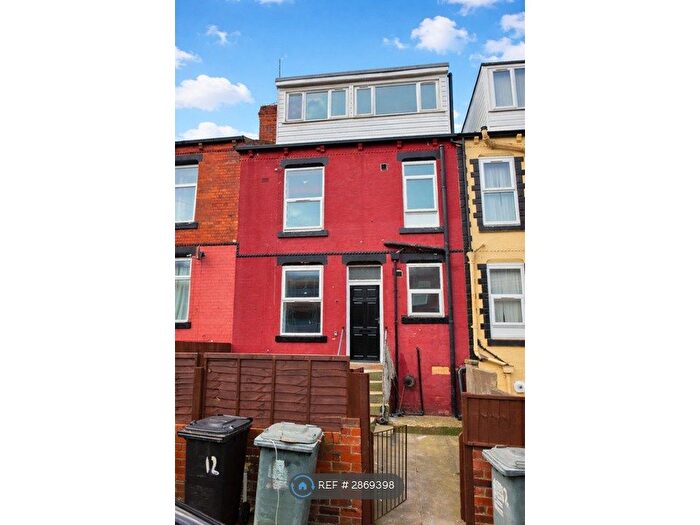 3 Bedroom Terraced House To Rent In Rydall Terrace, Leeds, LS11