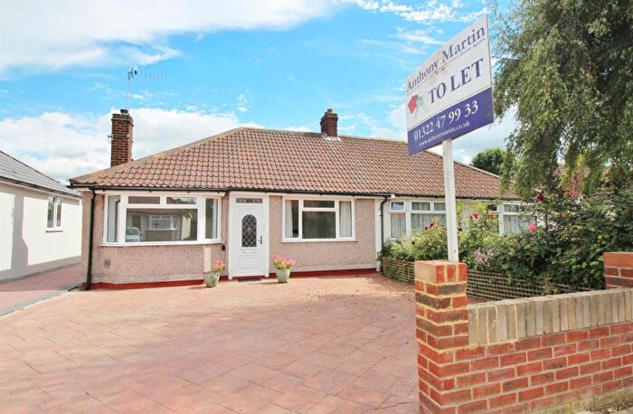 3 Bedroom Bungalow To Rent In Barry Avenue, Bexleyheath, London, DA7