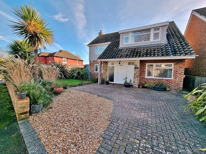 5 Bedroom Detached House For Sale In Bacon Lane, Hayling Island, PO11
