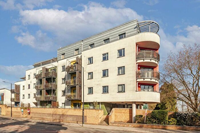 2 Bedroom Flat To Rent In Crown Dale, Norwood, SE19