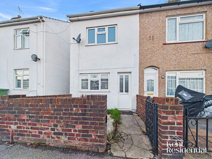 2 Bedroom Property To Rent In Murston Road, Sittingbourne, ME10