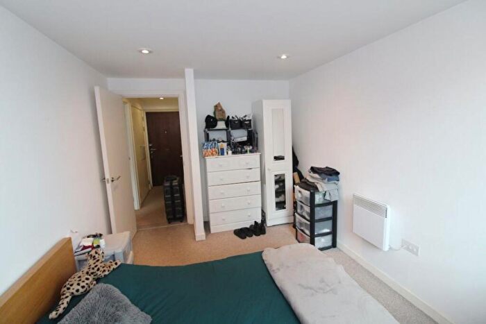 1 Bedroom Flat To Rent In - Solly Street- City Centre Apartment-, S1
