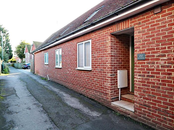 2 Bedroom Bungalow To Rent In Reading Road, Pangbourne, RG8