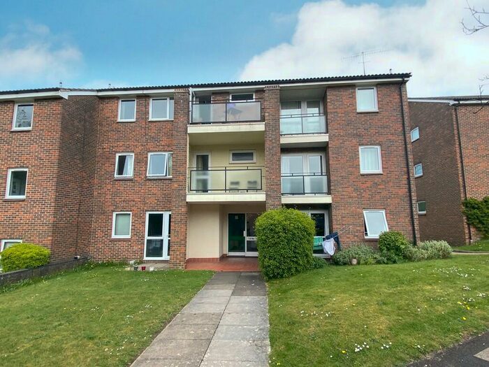 2 Bedroom Apartment To Rent In Elder Close, Winchester, SO22