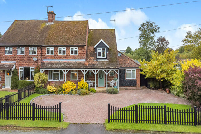 4 Bedroom Semi-Detached House For Sale In Bennetts Lane, Rowsham, Aylesbury, HP22