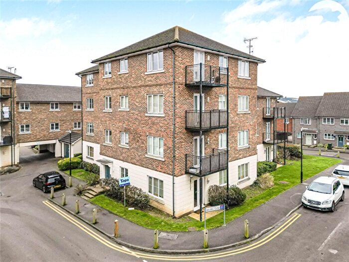 2 Bedroom Flat To Rent In Baker Crescent, Dartford, Kent, DA1