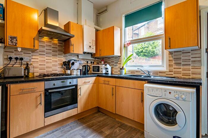 4 Bedroom Terraced House To Rent In Burns Avenue, Arboretum, Nottingham, NG7
