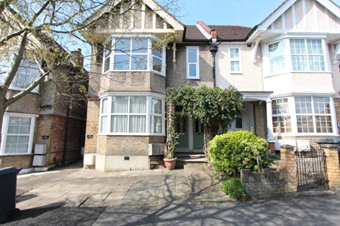 2 Bedroom Apartment To Rent In Alexandra Road, London, NW4