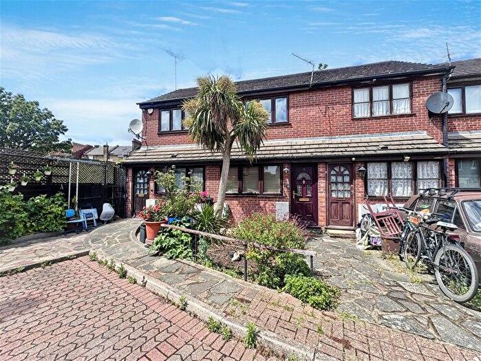 1 Bedroom House To Rent In Atwell Close, Leyton, E10