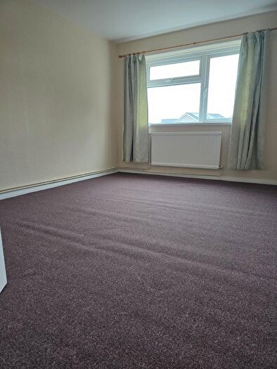 1 Bedroom Flat To Rent In Alder Way, Swansea, SA3