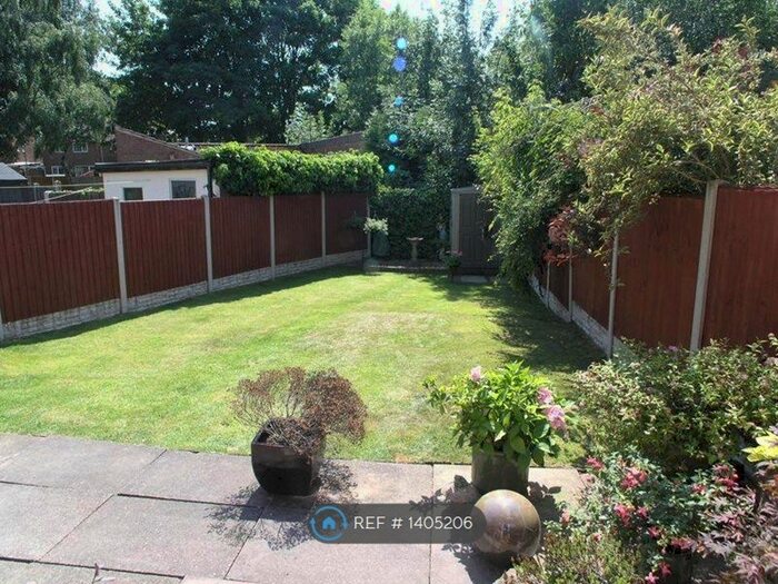 2 Bedroom End Of Terrace House To Rent In Middle Acre Road, Birmingham, B32