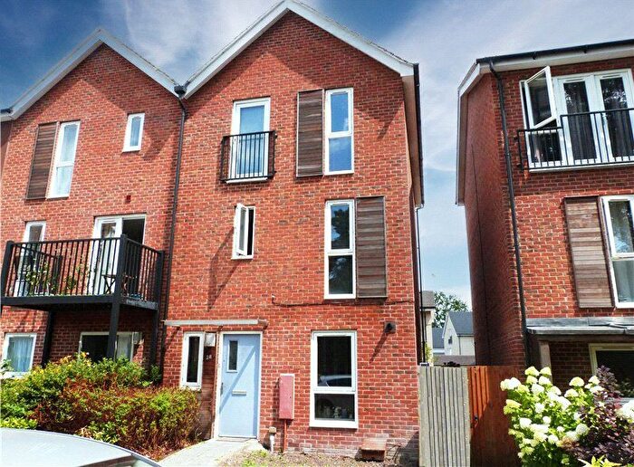 4 Bedroom End Of Terrace House To Rent In Halifax Road, The Parks, Bracknell, Berkshire, RG12