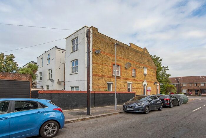 1 Bedroom Flat To Rent In Grayham Road, New Malden, KT3