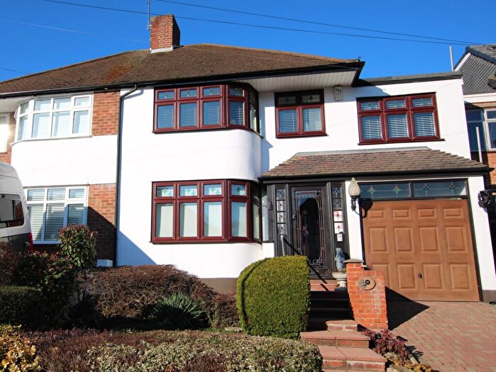 4 Bedroom House For Sale In Brownspring Drive, London, SE9