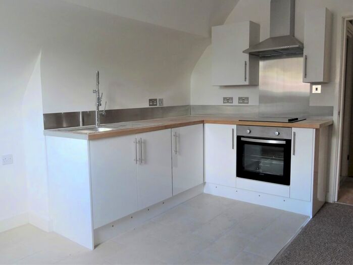 1 Bedroom Flat To Rent In Corporation Road, Cardiff, CF11