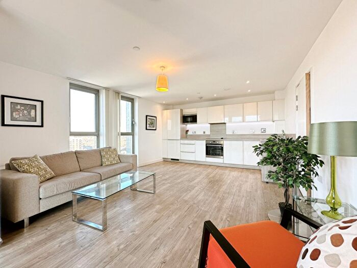 2 Bedroom Flat To Rent In Roma Corte, Lewisham, London, SE13