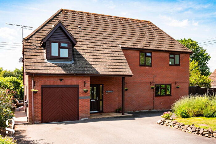 4 Bedroom Detached House For Sale In Poplar Road, Clehonger, Hereford, HR2