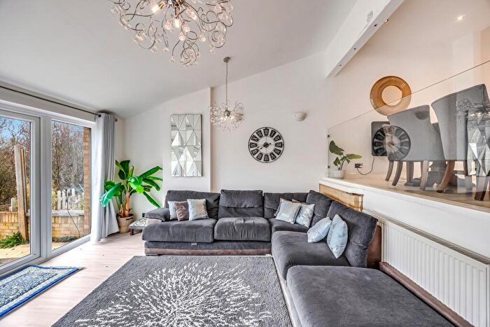 2 Bedroom Bungalow For Sale In Earls Mead, Stapleton, BS16