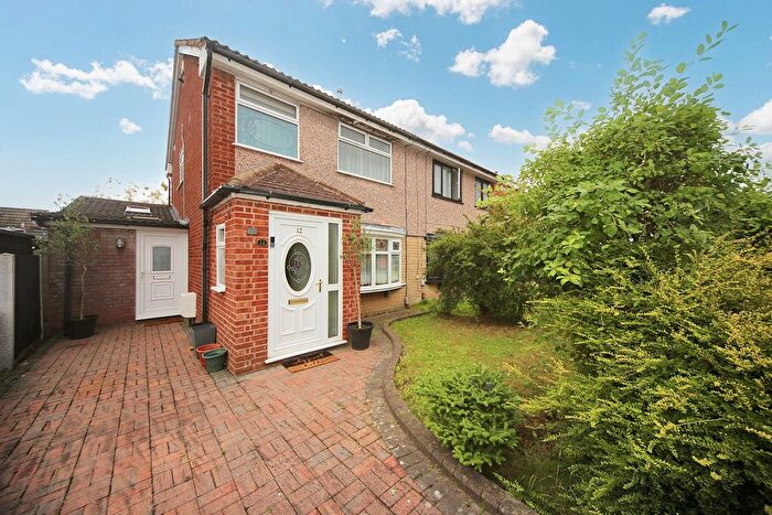 3 Bedroom Semi-Detached House For Sale In Wainfleet Close, Wigan, WN3
