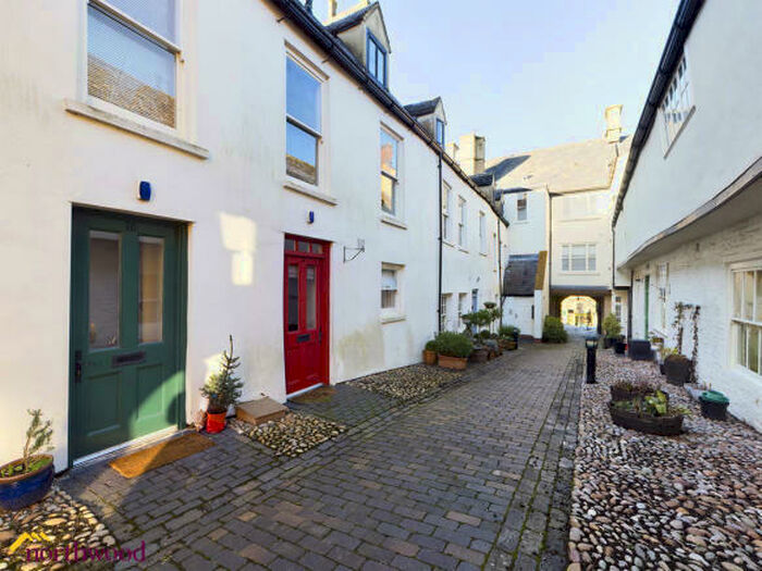 2 Bedroom Terraced House To Rent In High Street, Chipping Norton, OX7