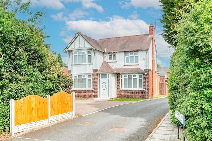 3 Bedroom Detached House For Sale In Birmingham Road, Marlbrook, B61