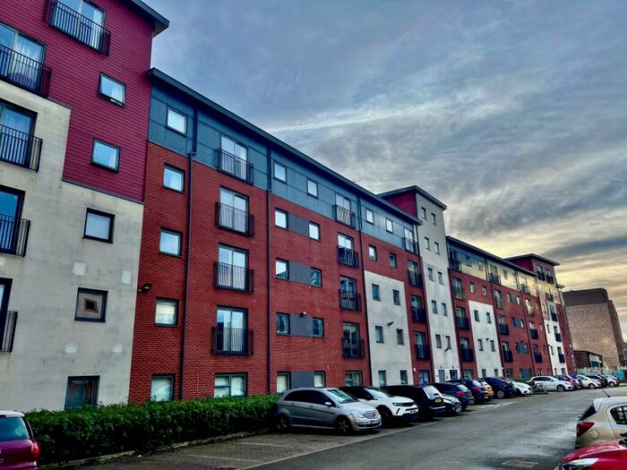 2 Bedroom Flat To Rent In Steele House, Salford, M7