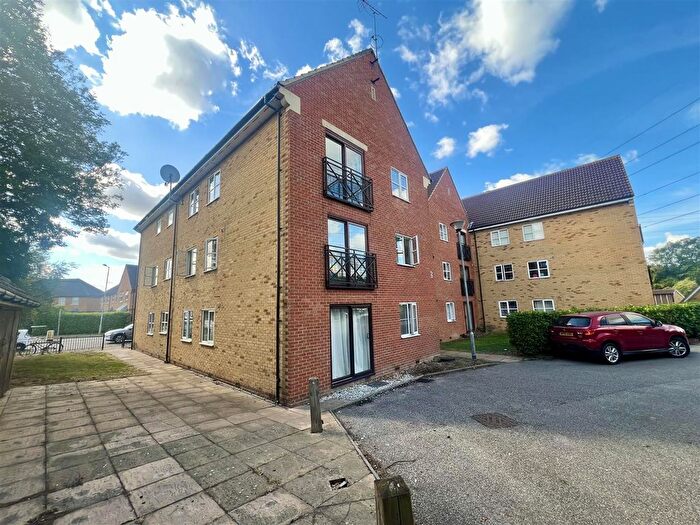 2 Bedroom Flat For Sale In Fleming Road, Grays, RM16