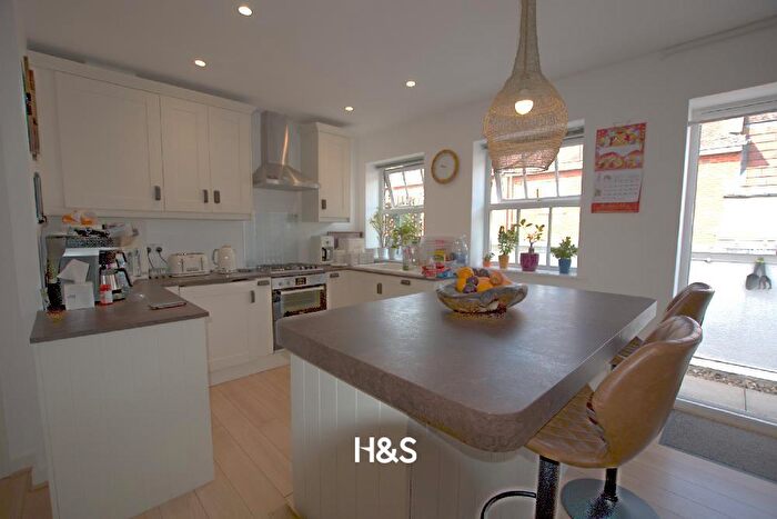 2 Bedroom Apartment To Rent In Heath Green House, Main Street, Dickens Heath, B90