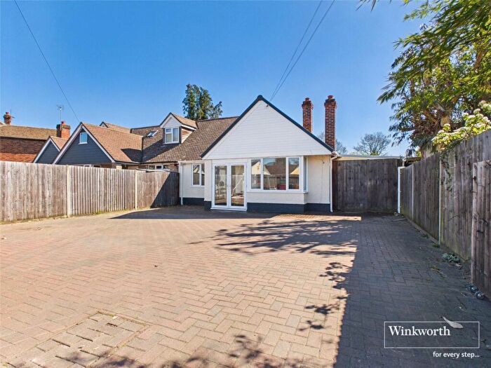 3 Bedroom Bungalow For Sale In Langley Hill, Tilehurst, Reading, Berkshire, RG31