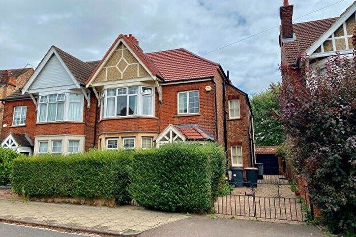 4 Bedroom Property To Rent In Beverley Crescent, Bedford, MK40