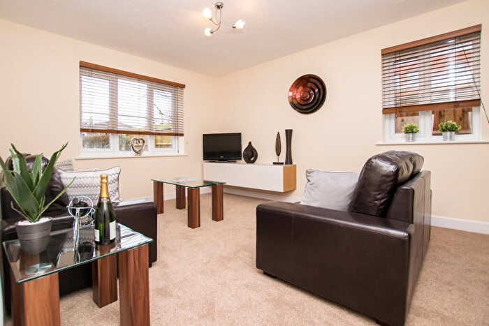 2 Bedroom Flat To Rent In Town Mead, West Green, Town Centre, RH11