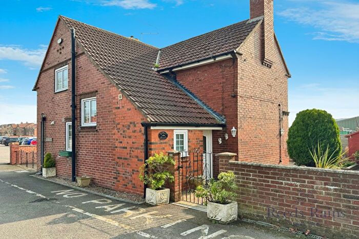 2 Bedroom Detached House For Sale In Hull Road, Osgodby, Selby, North Yorkshire, YO8