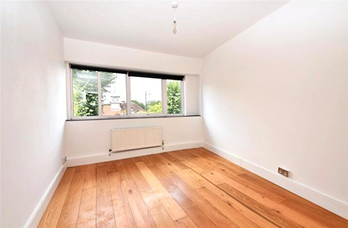 2 Bedroom Apartment To Rent In High Street, Banstead, Surrey, SM7