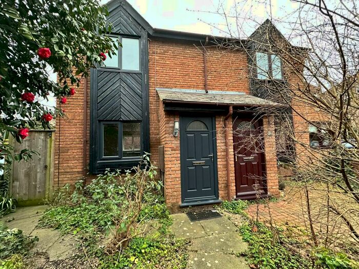 1 Bedroom House To Rent In Meadow Close, NG2